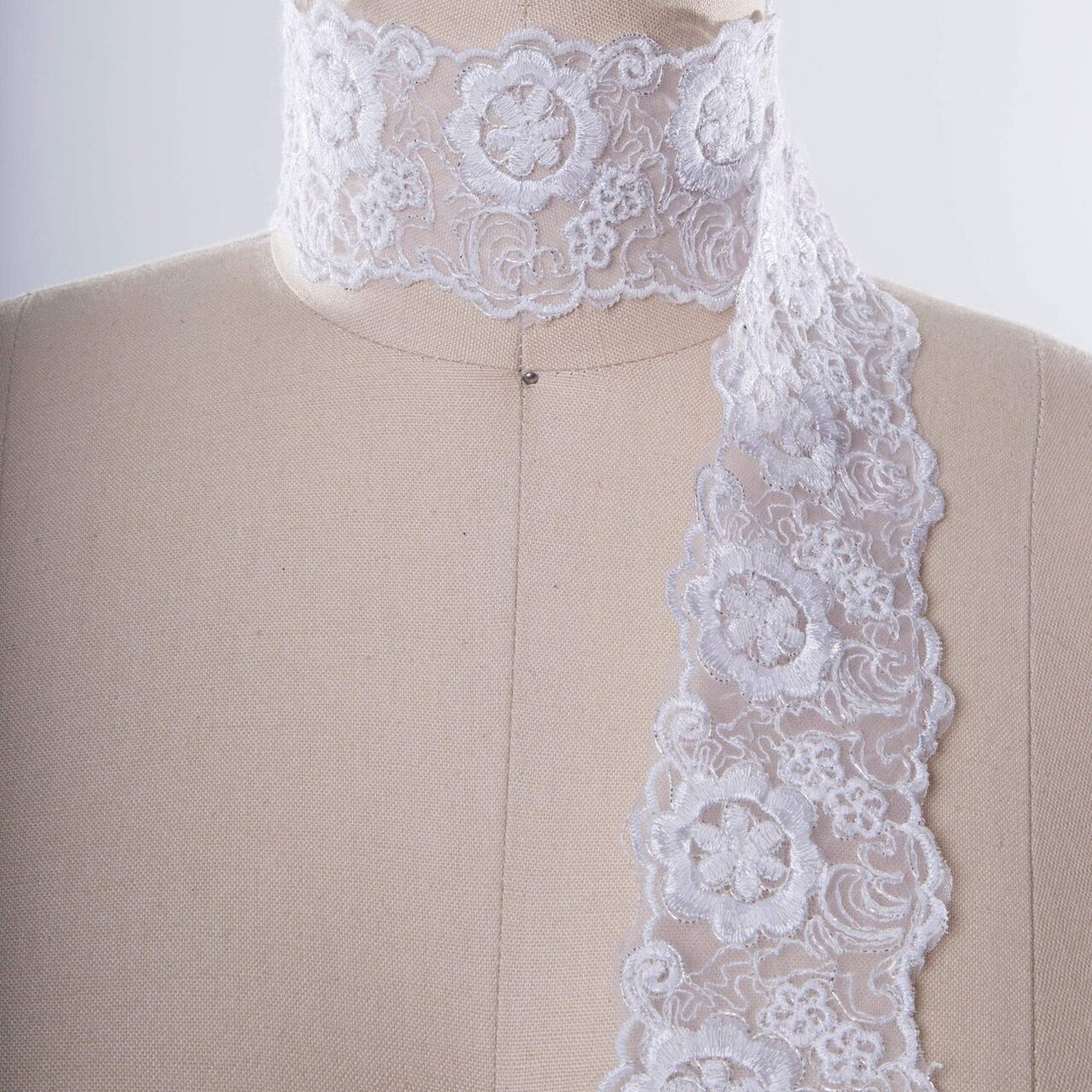 1 Yard White Daisy Flower Design Polyester Lace Veil Trim With Scalloped Edging Perfect For Bridal Veils